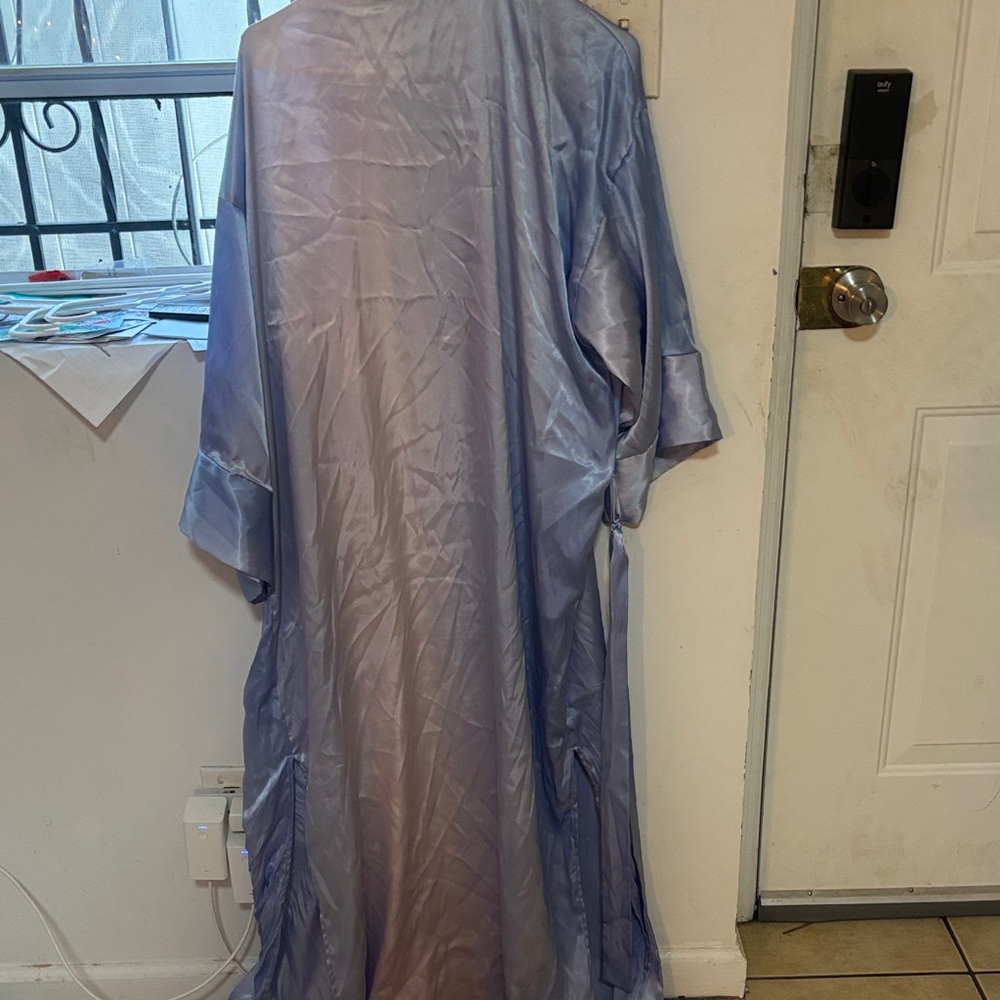 Elegant Blue Satin Robe - Picture 3 of 3